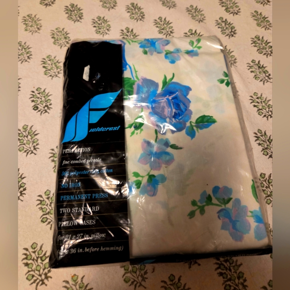 Vintage Fieldcrest Blue and Green Floral Cannon Dawn Percale Pillowcases